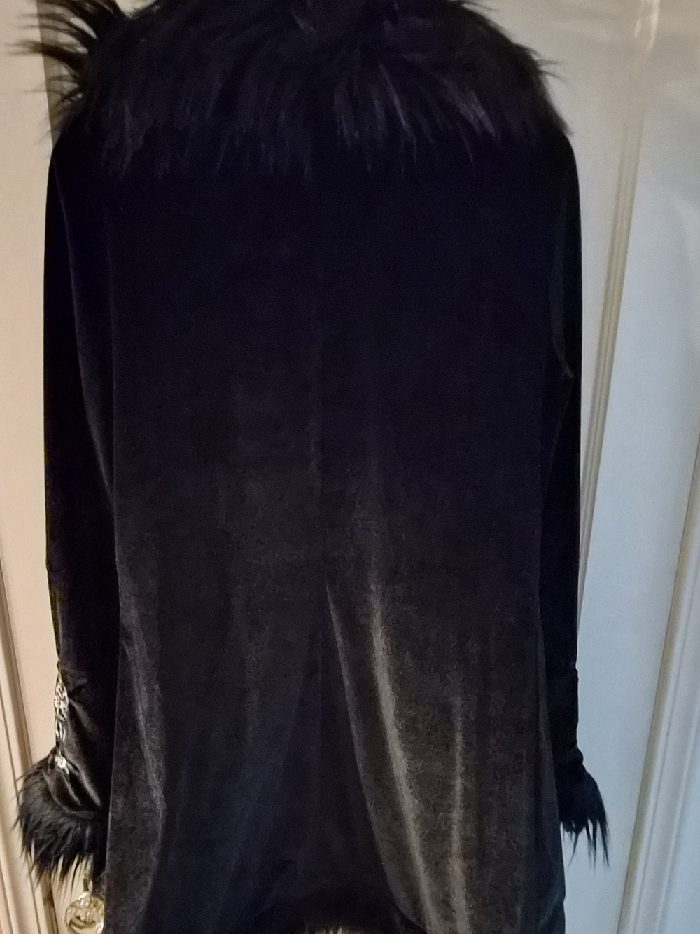 Black Velvet Floral Embroidered Faux-Fur Trim Coat - Picture 4 of 6
